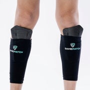 Gamepatch Football Shin Guard Compression Sleeves Junior (26) - Jalkapalloilijoille S&auml;&auml;ren Kompressiotuki - Musta